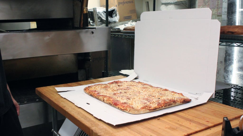 Pizza Shop Photo Gallery Findlay, OH Heavenly Pizza